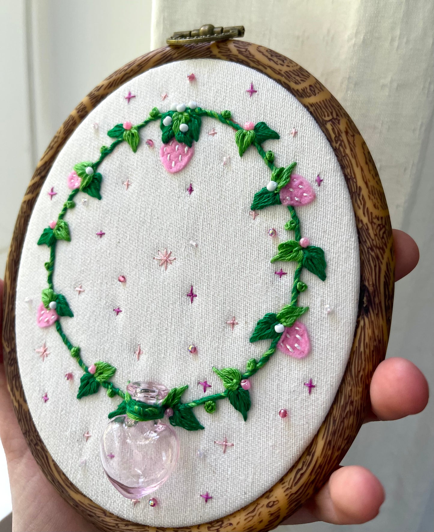 Strawberry Wreath Whisker Keeper