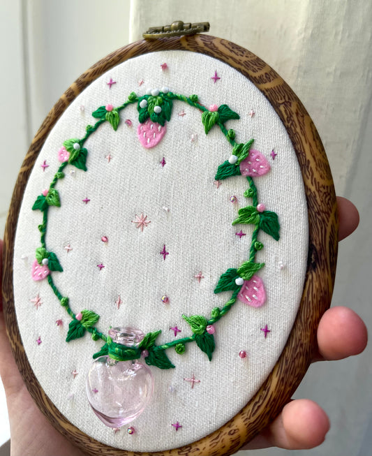 Strawberry Wreath Whisker Keeper