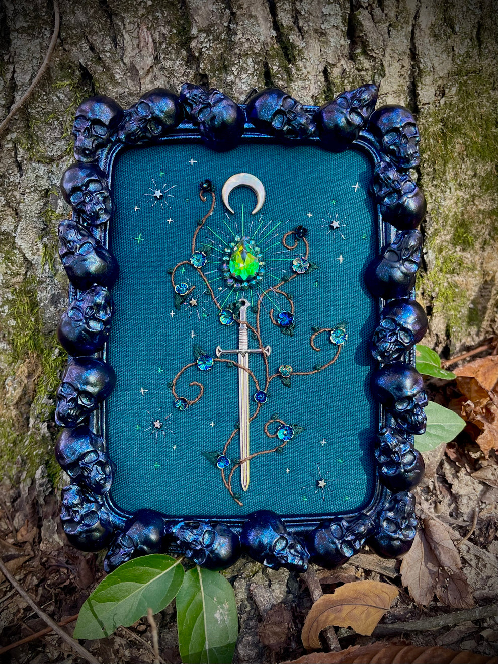 Morbid Moon Blade Wall Art – Fantasy Fabrications